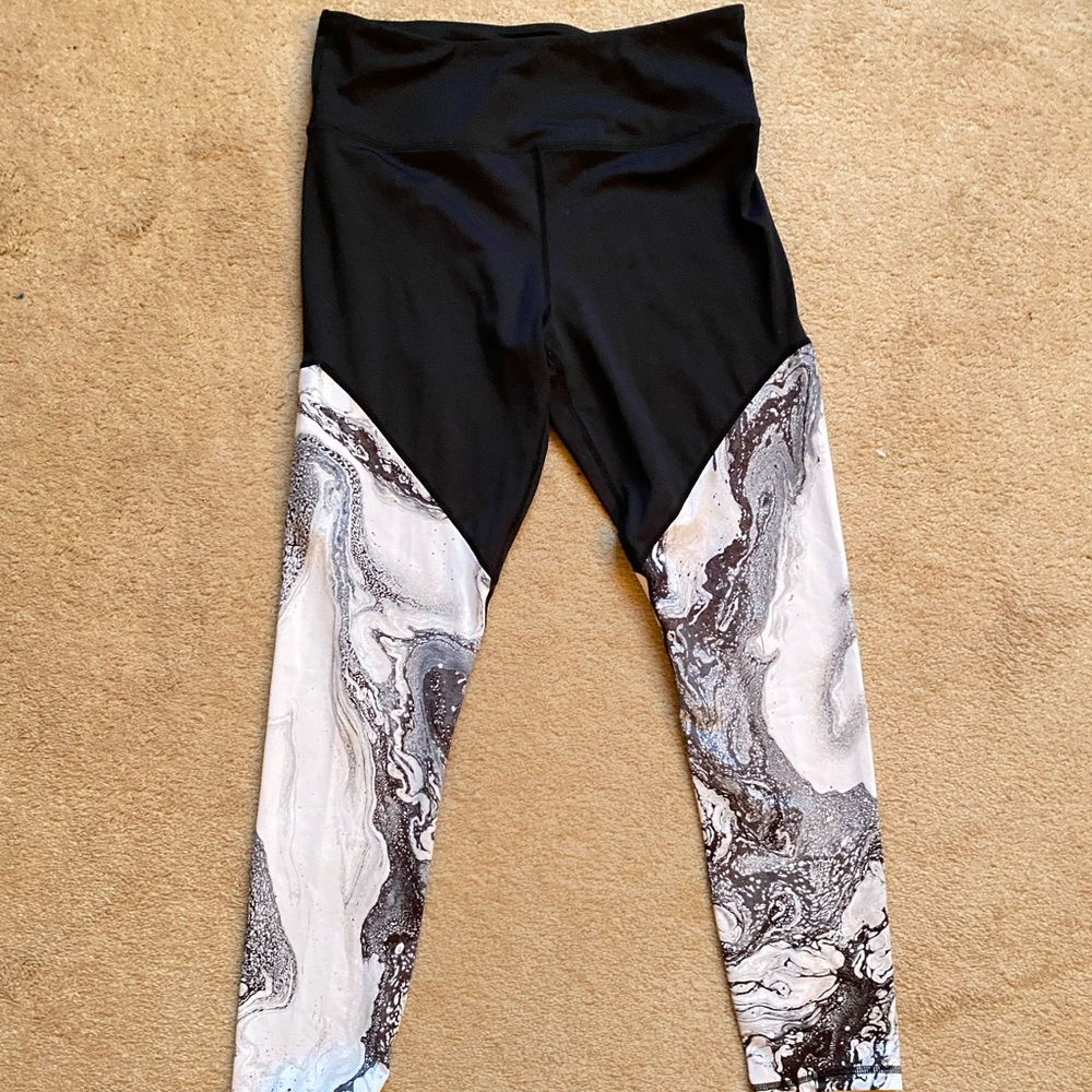 Zyia Active Light n Tight marble leggings